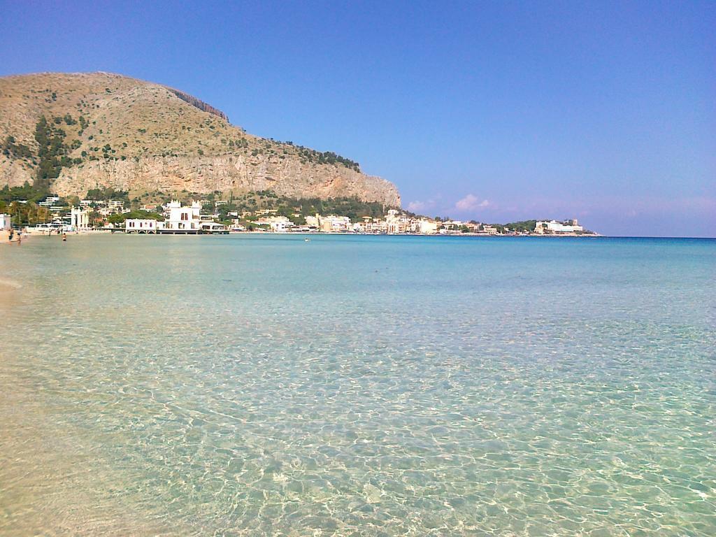 Antigone Holiday House Villa Mondello Room photo